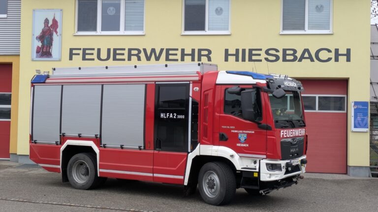 Feierlicher Empfang des neuen HLF 2 in Hiesbach